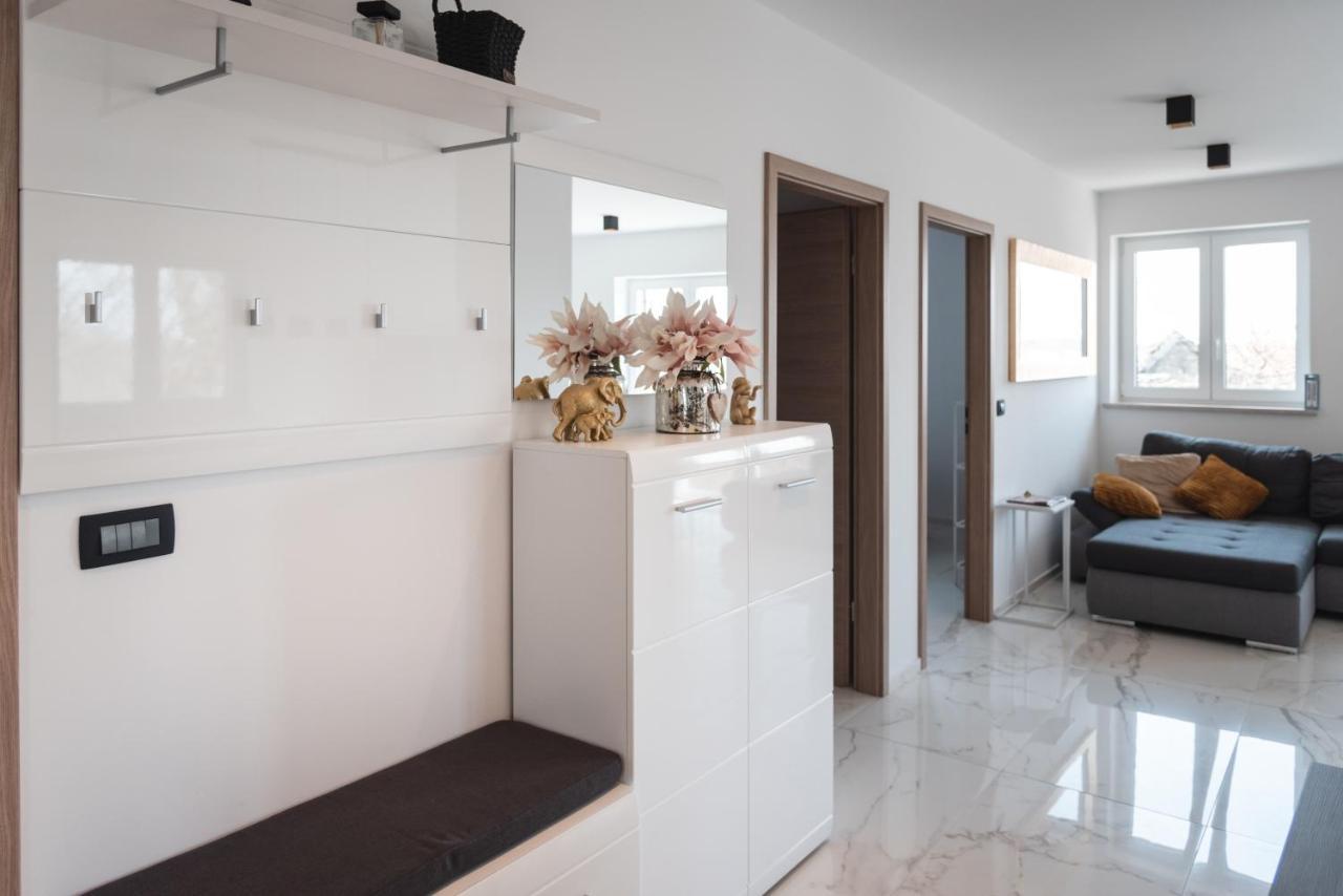 Hisa Kapis With Hot Tube Apartment Koper Exterior photo