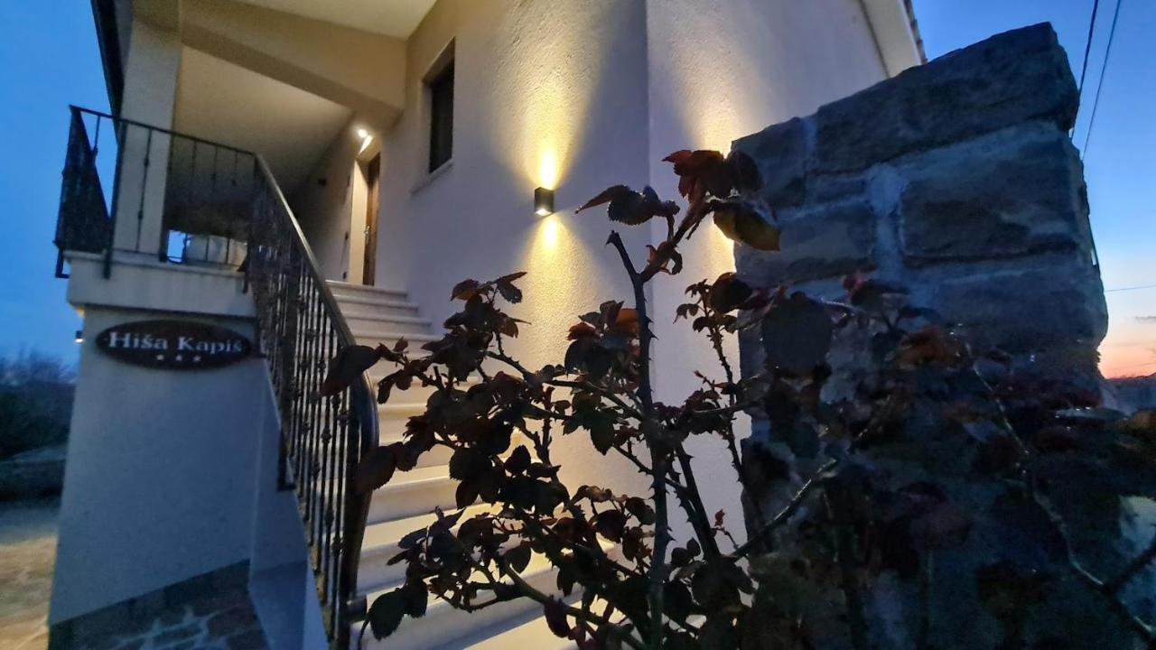 Hisa Kapis With Hot Tube Apartment Koper Exterior photo