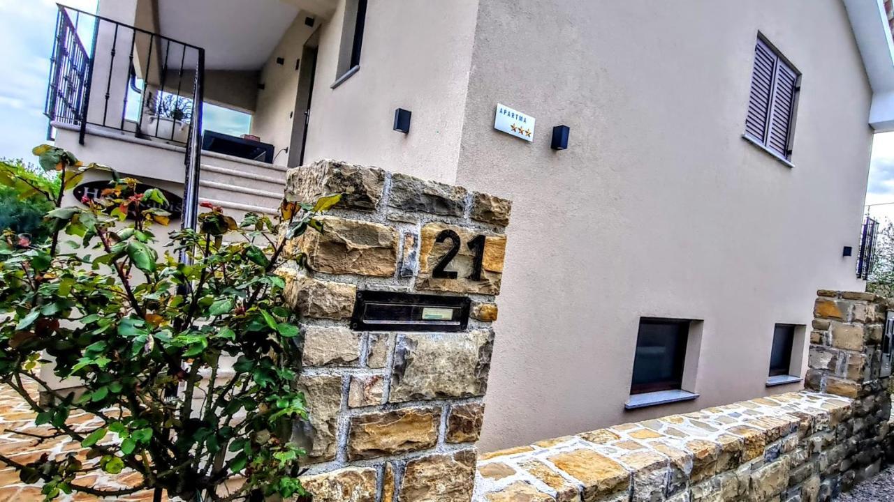 Hisa Kapis With Hot Tube Apartment Koper Exterior photo