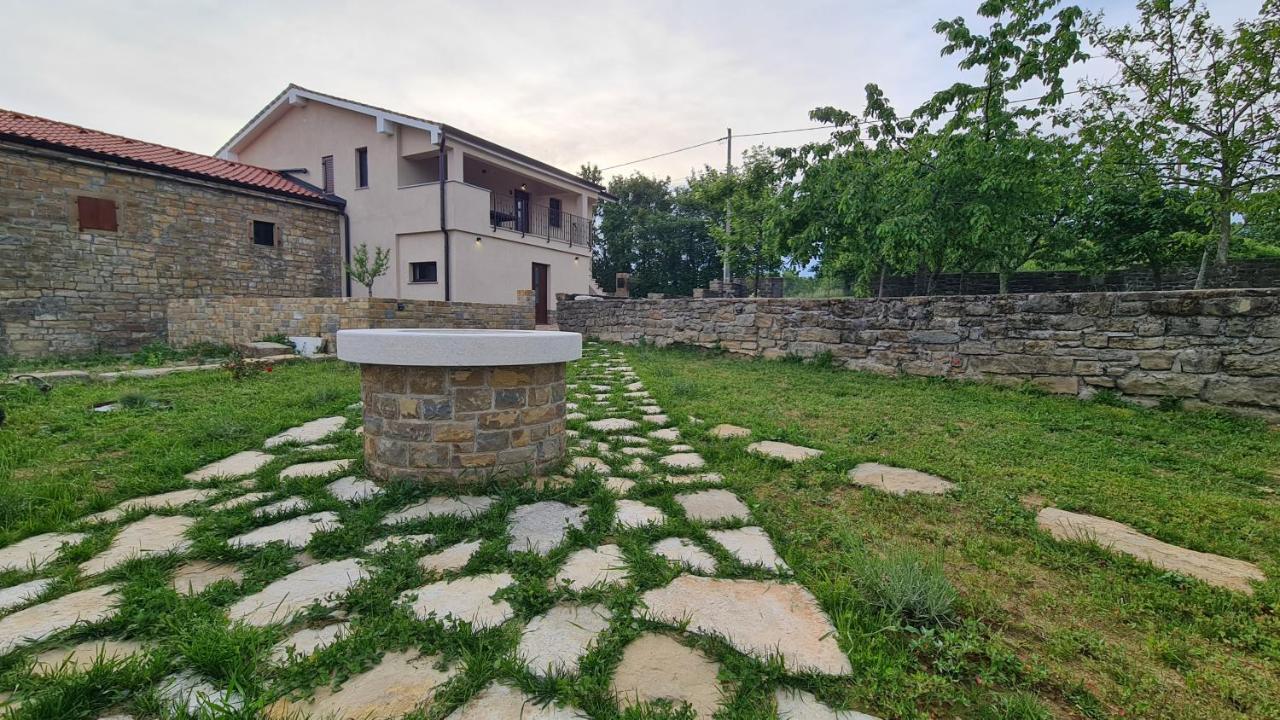 Hisa Kapis With Hot Tube Apartment Koper Exterior photo
