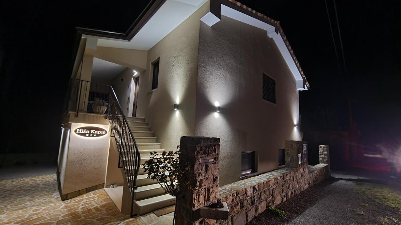 Hisa Kapis With Hot Tube Apartment Koper Exterior photo
